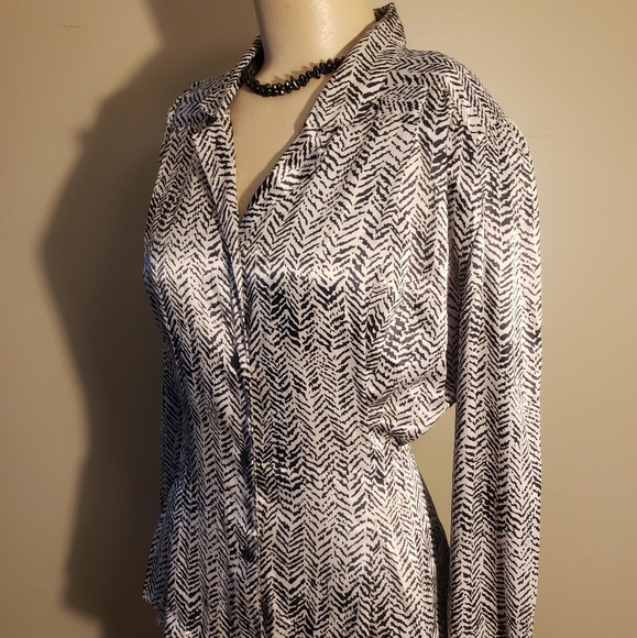 1980s Vintage Nicola Satin Button Down Blouse - Picture 3 of 4